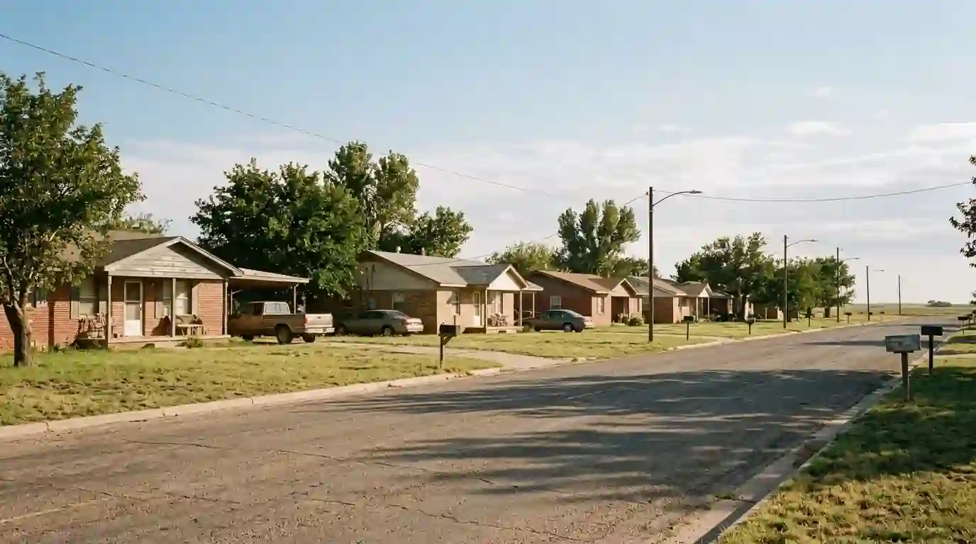 Residential street in Tulia Texas with brick and frame homes